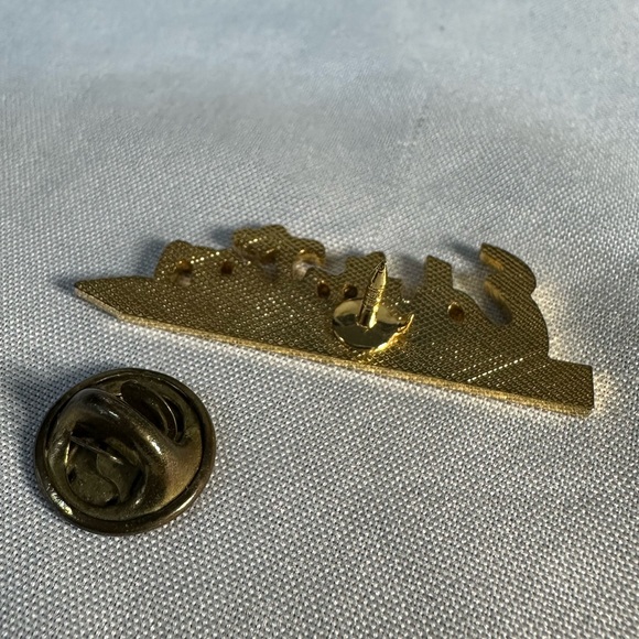 Teacher pin swag buttons - Picture 5 of 9